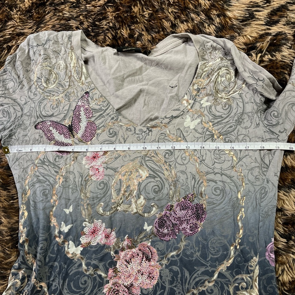 Christian Audigier Gray and Pink Long Sleeve Top - Picture 7 of 8